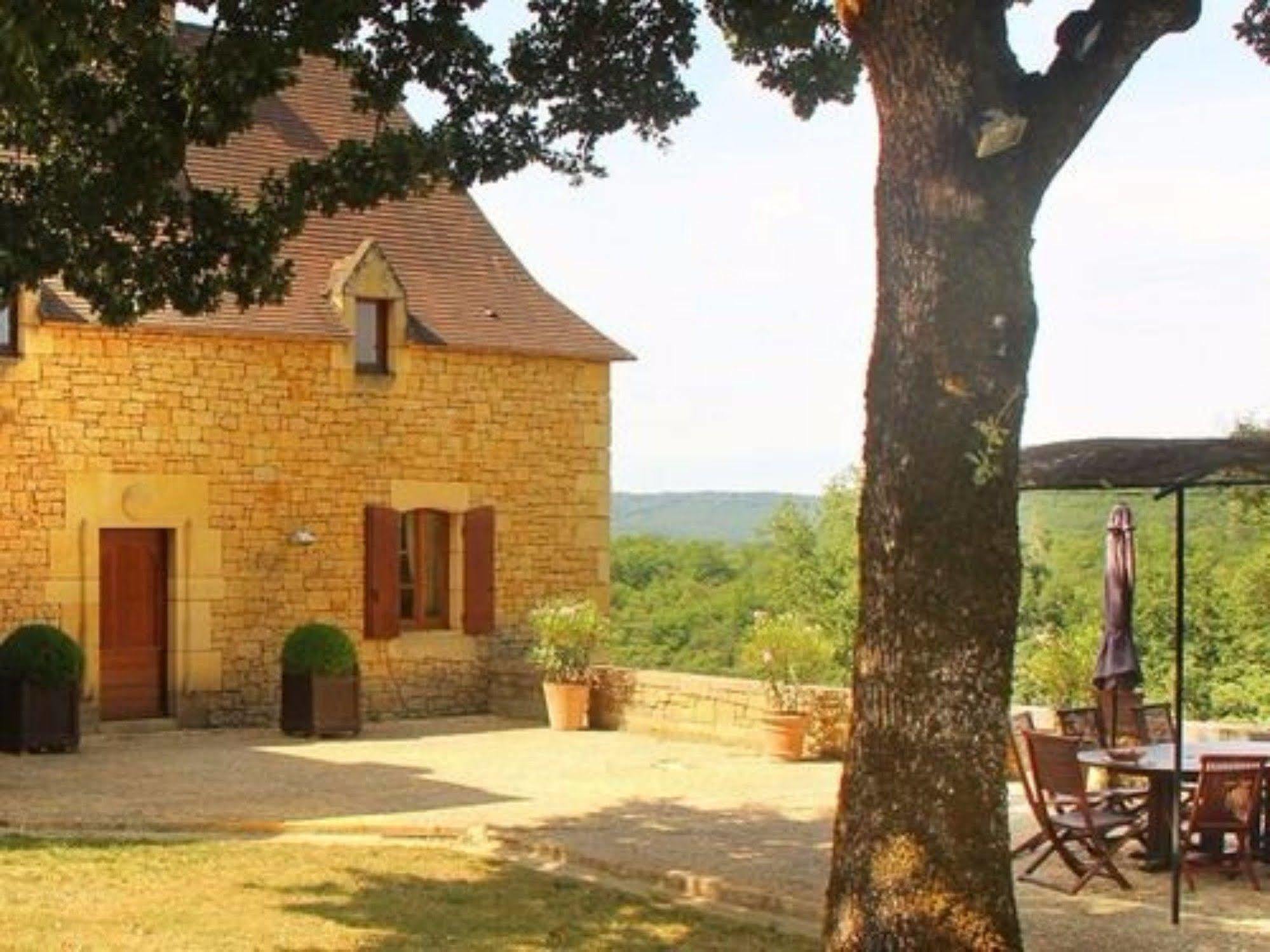 Chambre D'Hotes La Rossillonie Bed and Breakfast Beynac-et-Cazenac Exterior foto